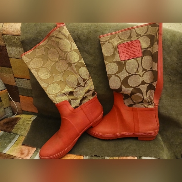 Coach Pink and Brown Rain Boots 10 - Picture 1 of 7